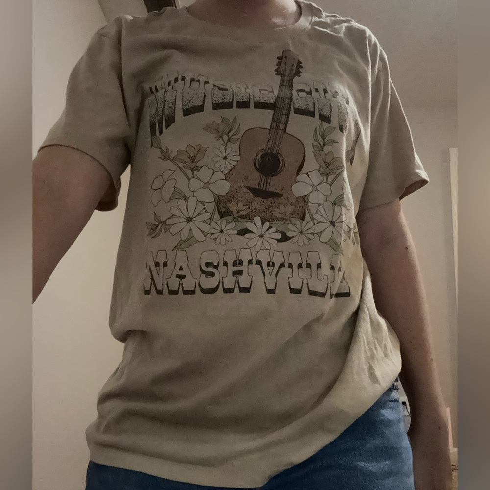 Nashville Graphic Tee in Tan